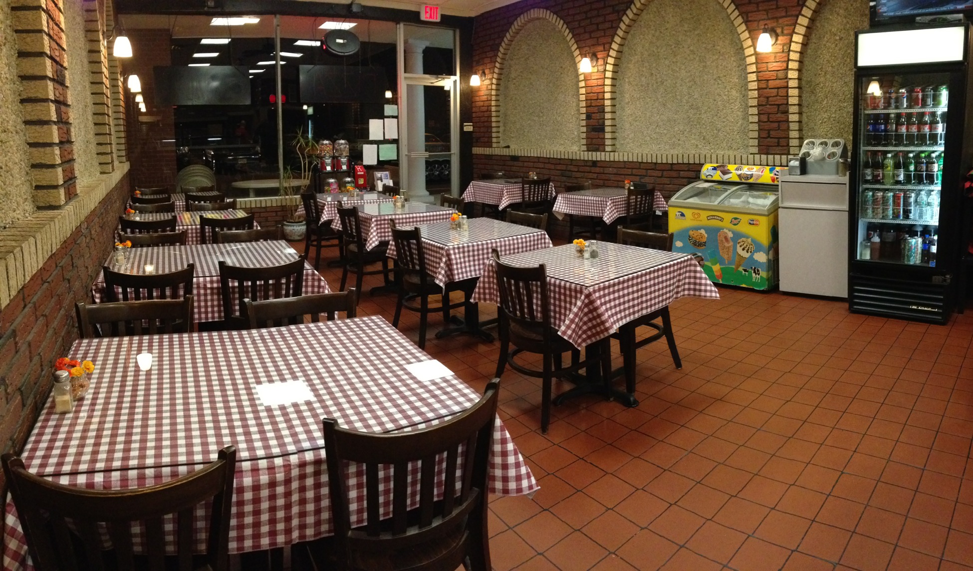 pizza place with dining room